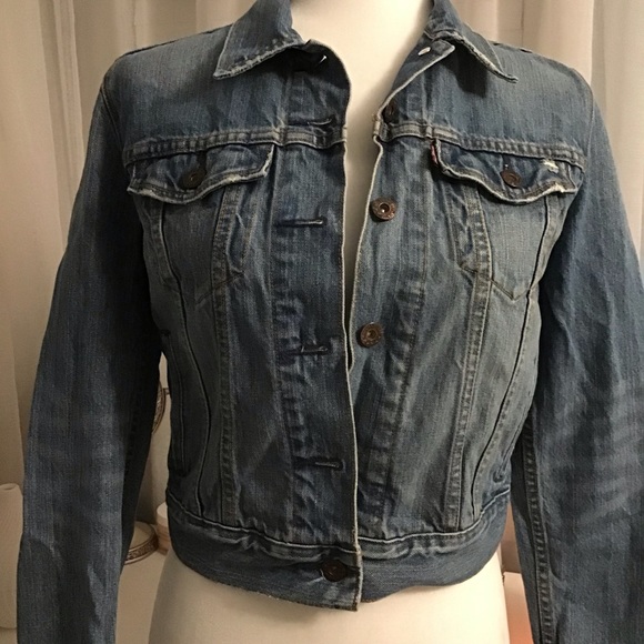 Levi’s Women's Denim Jean Jacket.  Size XS - Picture 3 of 10